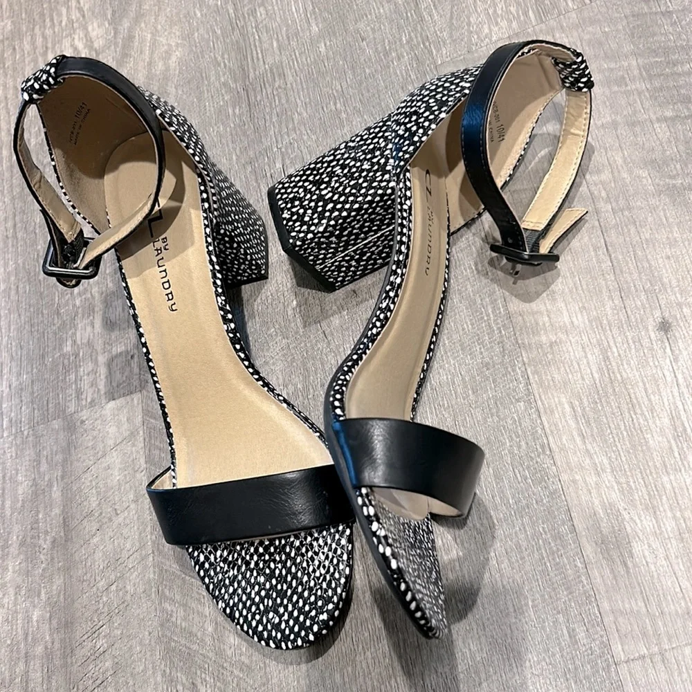 New CL by Laundry Blocked Heel Ankle Strap Sandal Heels - Picture 8 of 9